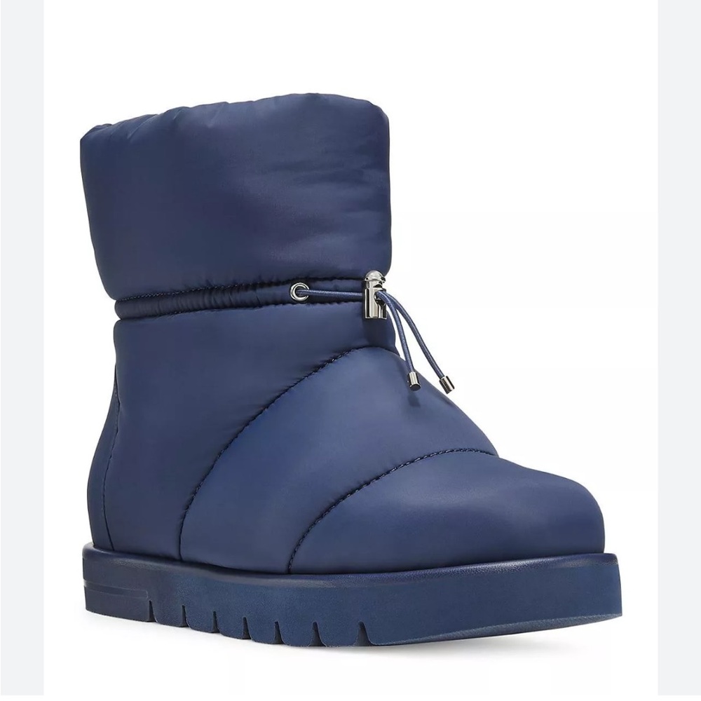 NWOT Stuart Weitzman Polar Lug Booties